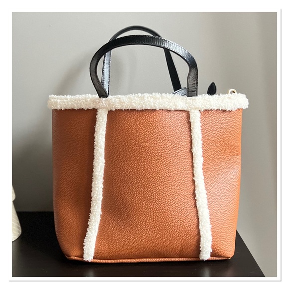 ANNE KLEIN  'Dana' Convertible Tote/Crossbody Bag - Picture 9 of 10